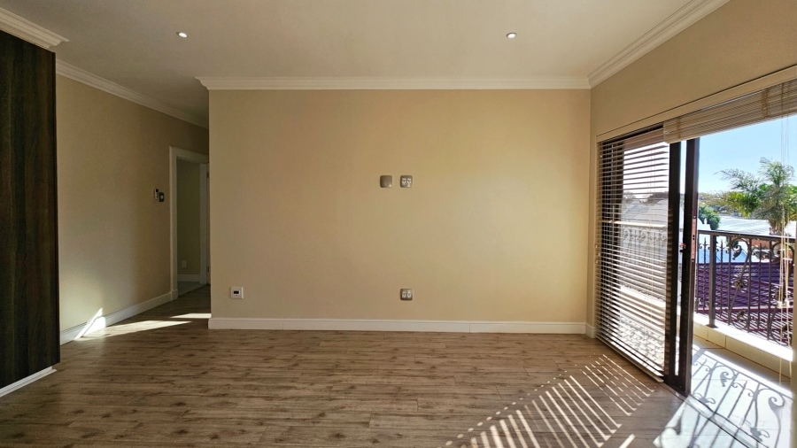 5 Bedroom Property for Sale in Kiepersol Free State